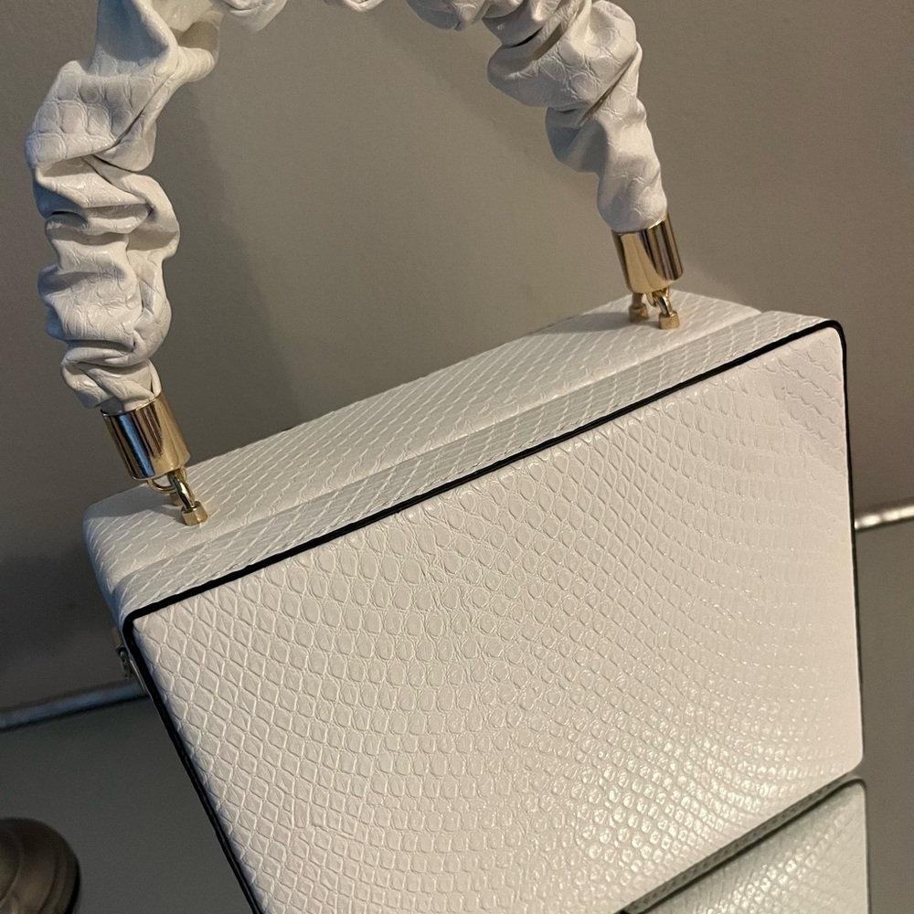 Elegant White Textured Handbag